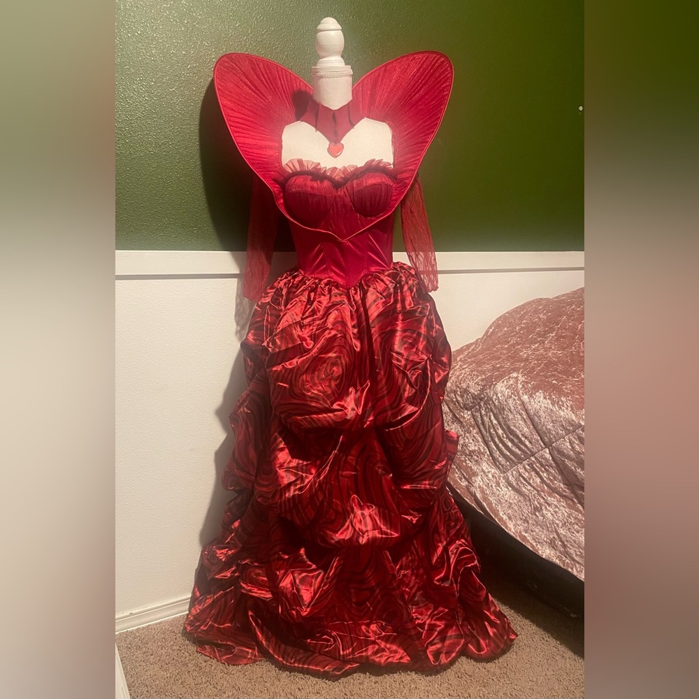 Queen of Hearts Costume❣️
